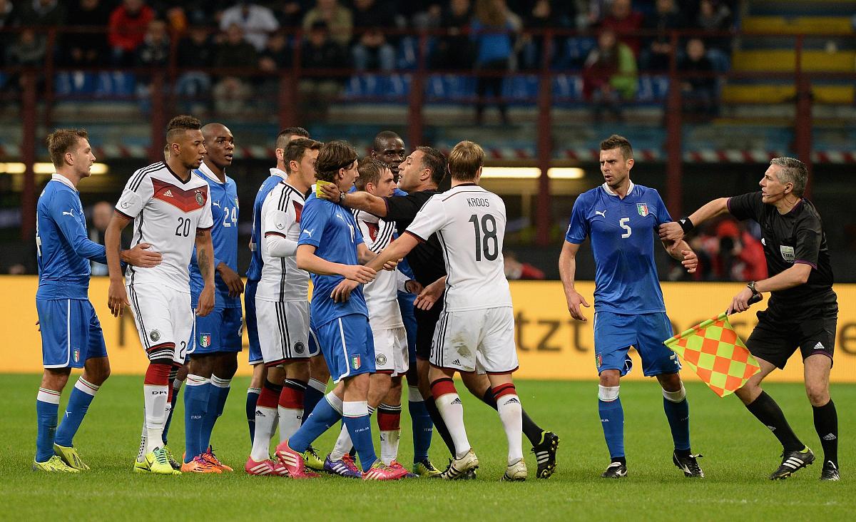 开云体育-包含AC米兰战平巴黎圣日耳曼，格列兹曼乌龙送礼亚洲杯的词条