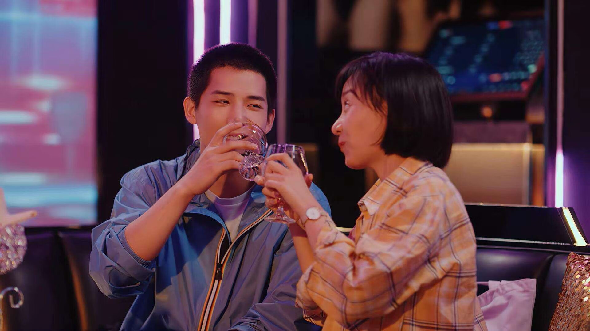 当篮网与独行侠的赛场，回响着库里的篮球哲学